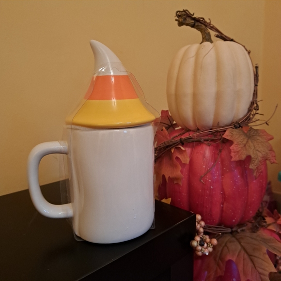 Rae Dunn by Magenta, covered coffee/tea cup. CANDY CORN - Picture 5 of 5